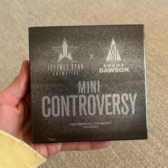 Jeffree Star x Shane Dawson Mini Controversy Palette Emerald Edition - Picture 2 of 4